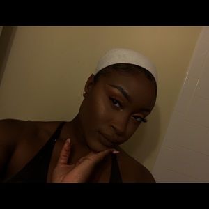 Meet your Posher, Teia